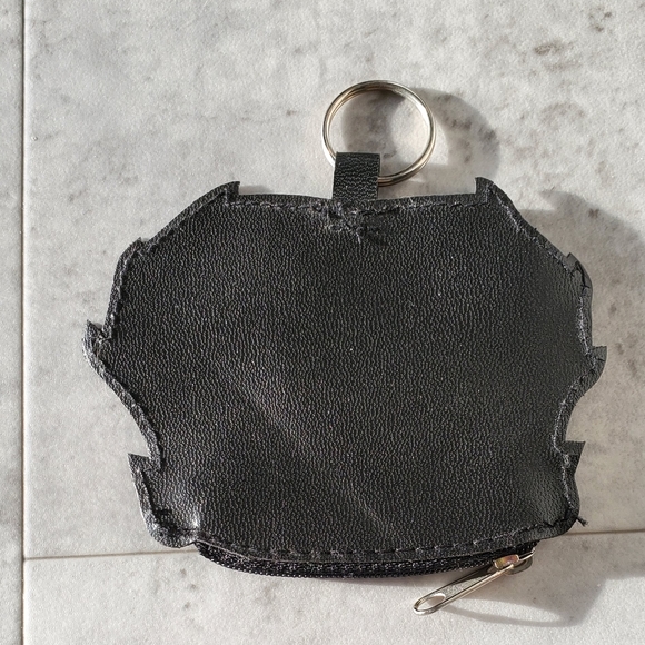 10/$30 NWOT Betty Boop change purse with key ring - Picture 2 of 4